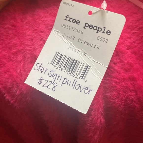 Free People ✨ Star sign pullover - Picture 3 of 3